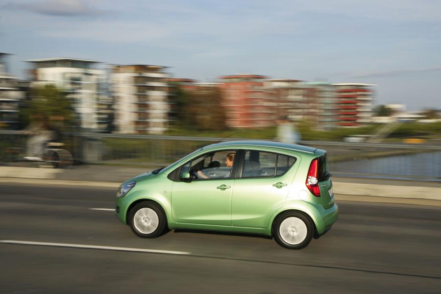  Suzuki Splash 2011 года  (фото 17 из 19)